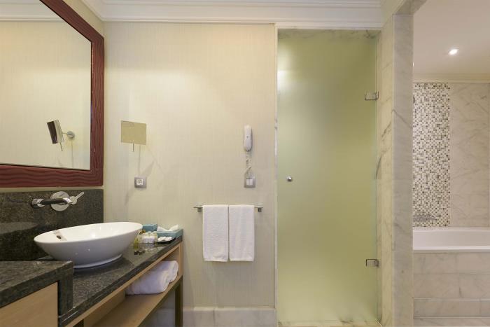 Family Suite Land View