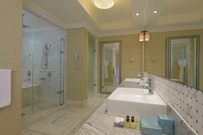 Family Suite Land View